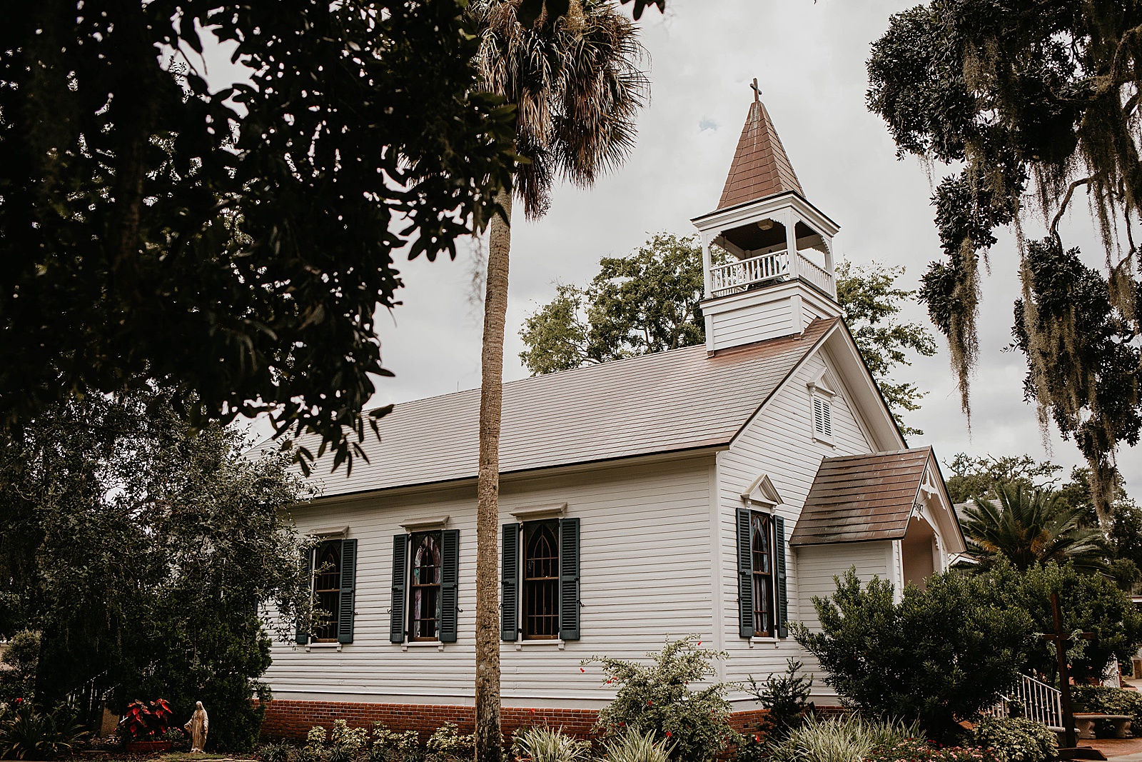Estate on the Halifax Wedding captured by South Florida Wedding Photographer, Krystal Capone Photography
