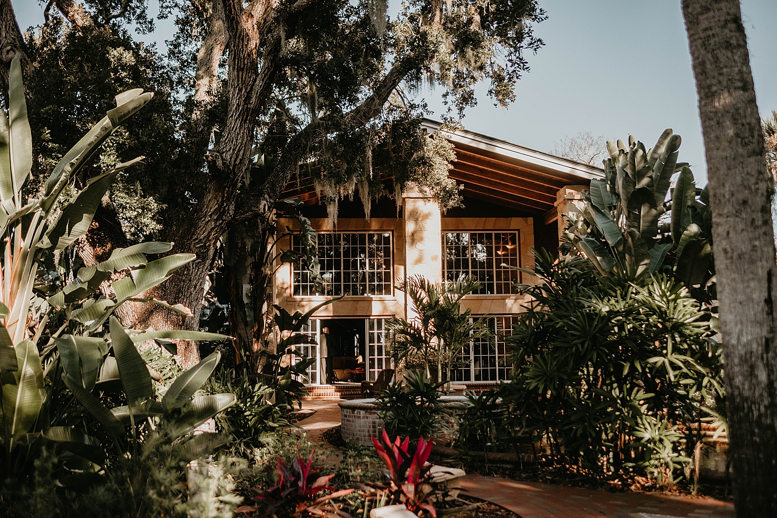 Romantic South Florida Wedding Photos by Palm Beach Wedding Photographer, Krystal Capone Photography