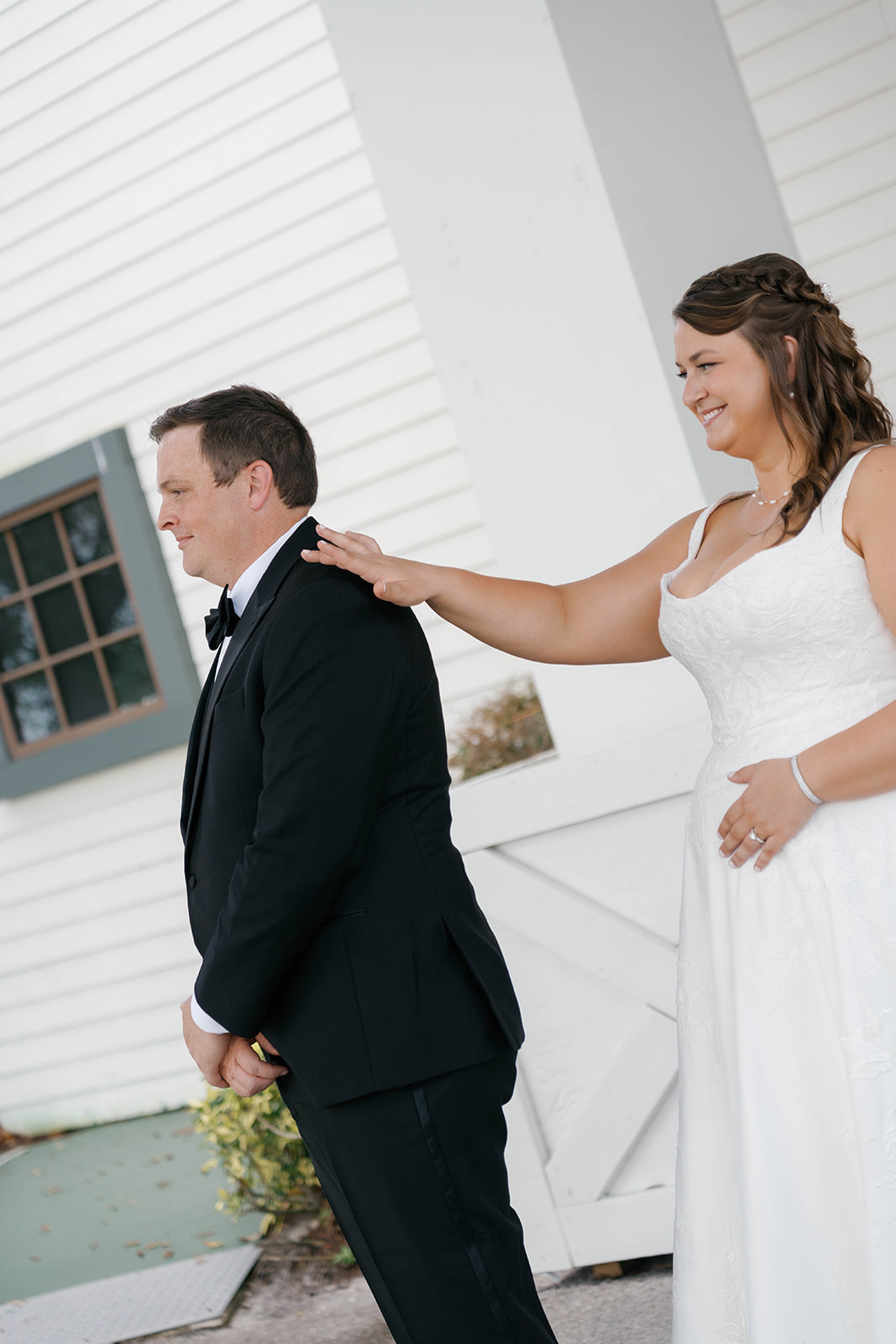 Shannon and Mike first look moment